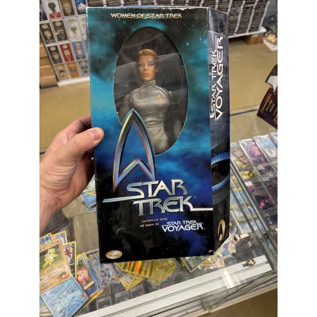 Figurine poupée STAR TREK INSURRECTION the women of star trek first in a series captain jean-luc picard